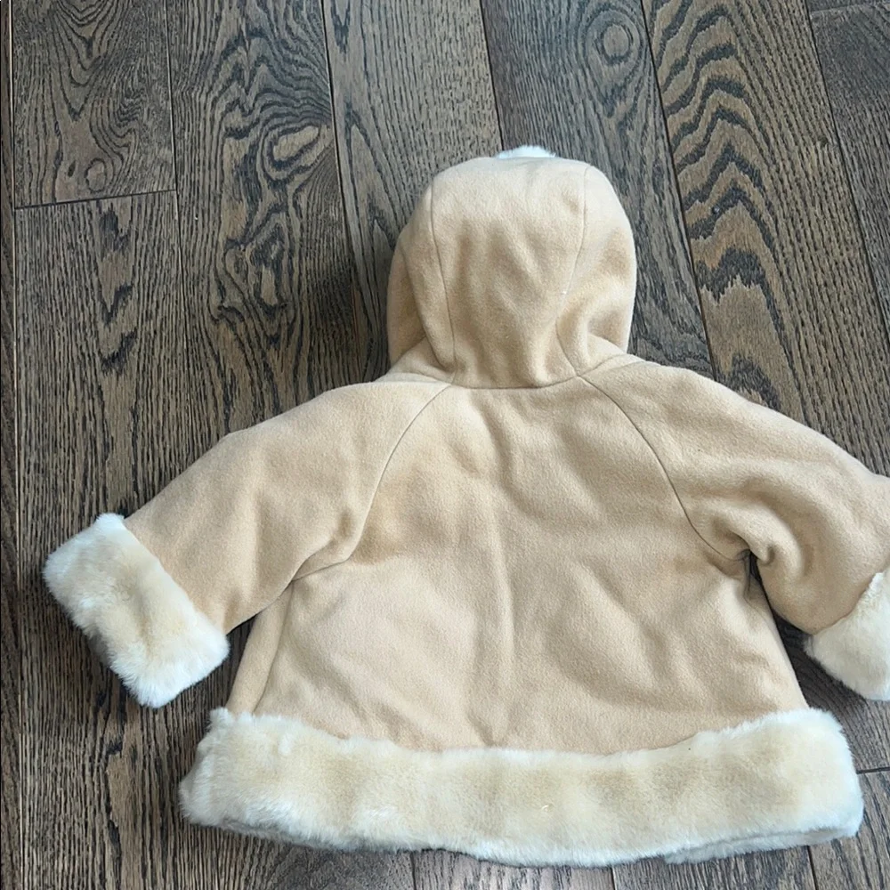 Chloé Tan Coat with Faux Fur Trim 9 months baby Authentic nwt